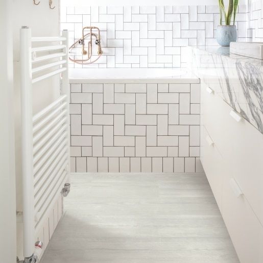 Виниловая плитка Quick-Step Bloom Сосна снежная