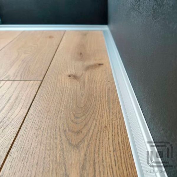 Антиплинтус алюминиевый Ключук 2000х15х20