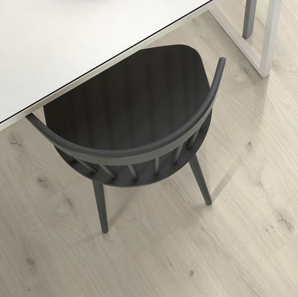 Виниловая плитка Egger Pro Design+ Classic 7.5/33 Дуб Алмингтон светлый