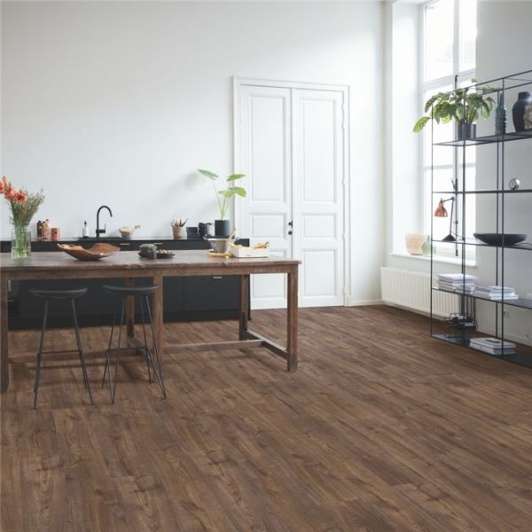 Виниловая плитка Quick-Step Alpha Vinyl Medium Planks Осенний дуб шоколадный