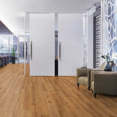 Виниловая плитка Wicanders Wood Essence Rustic Forest Oak